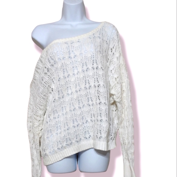 Boston Proper Sweaters - Boston Proper Oversized Knit sweater